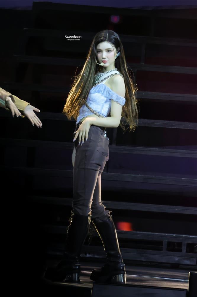 Nữ idol gây sốt với sắc vóc như búp bê đời thực-2