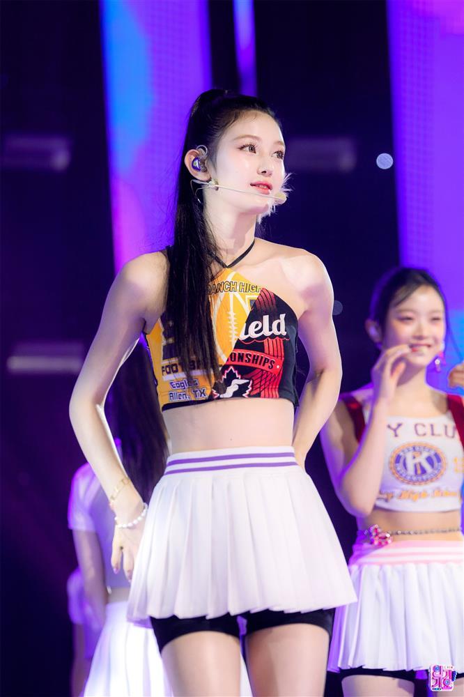 Nữ idol gây sốt với sắc vóc như búp bê đời thực-6