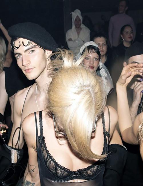 Nga dậy sóng vì tiệc thác loạn của người nổi tiếng ở Moscow-2