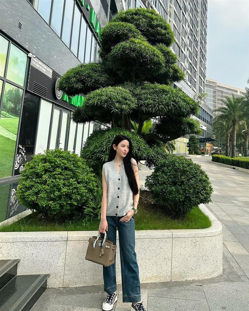 Chu Thanh Huyền thích phối đồ cùng túi hiệu giá hàng trăm triệu đồng-4