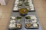 Sinh viên phải xin lỗi vì phản ánh bữa ăn như dành cho học sinh tiểu học-3