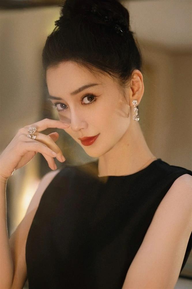 Đang bị phong sát ngầm, Angelababy bất ngờ ghi điểm nhờ một hành động-2