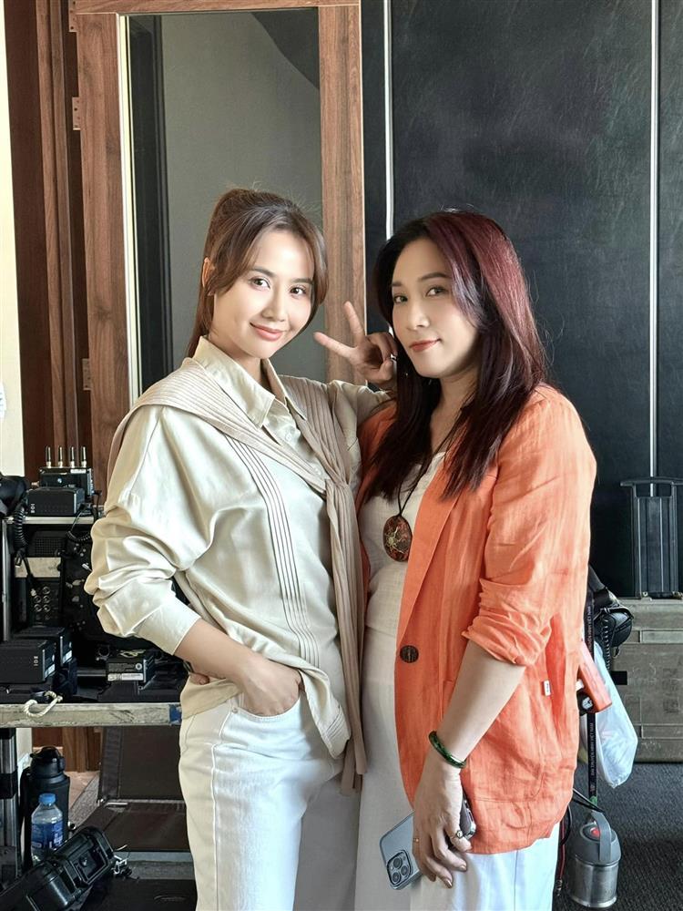 Sắc vóc chị sếp hay soi mói Huyền Lizzie trong Chúng Ta Của 8 Năm Sau-2