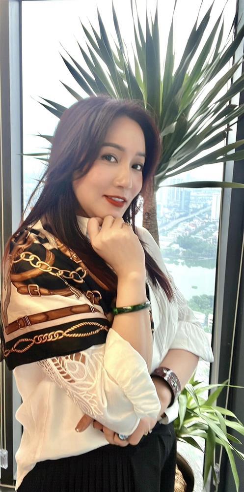 Sắc vóc chị sếp hay soi mói Huyền Lizzie trong Chúng Ta Của 8 Năm Sau-5