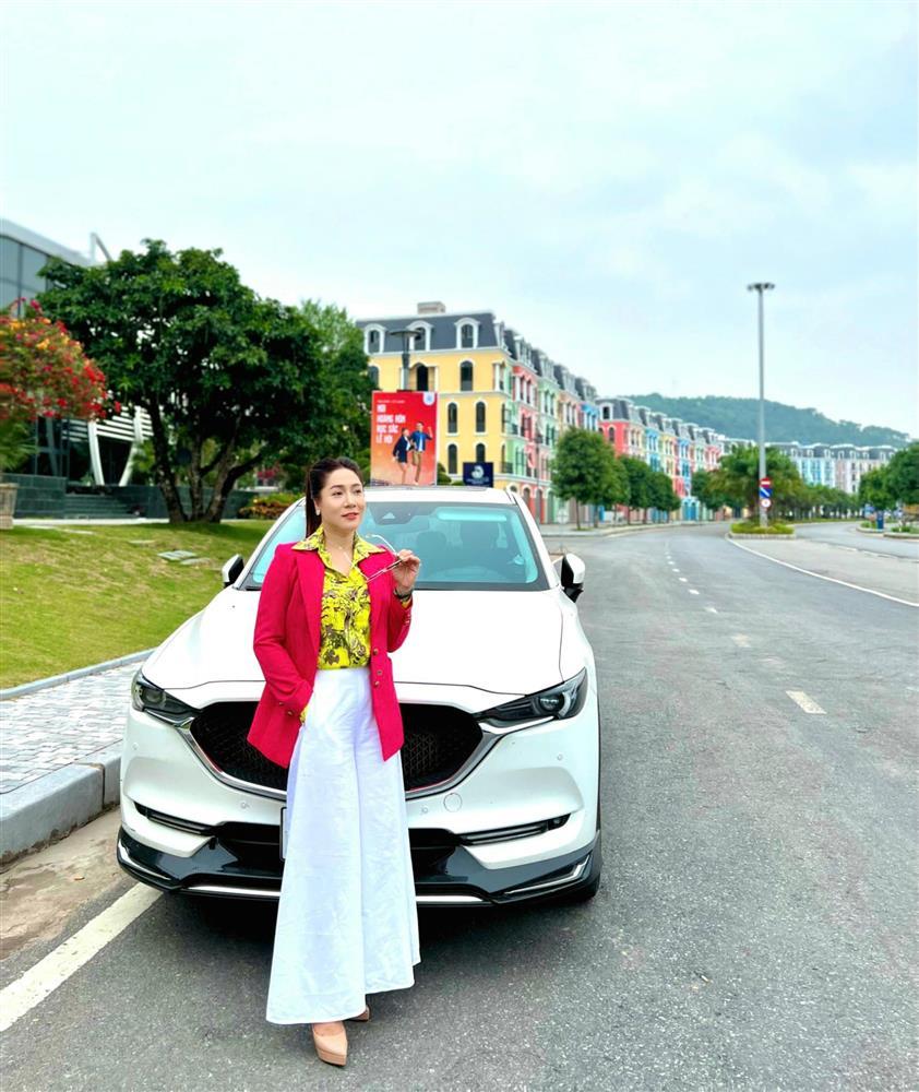 Sắc vóc chị sếp hay soi mói Huyền Lizzie trong Chúng Ta Của 8 Năm Sau-6