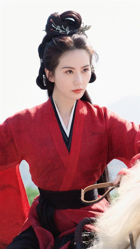 Lưu Thi Thi khoe nhan sắc rực rỡ trong bộ ảnh mới, nàng thơ là đây chứ đâu!-1