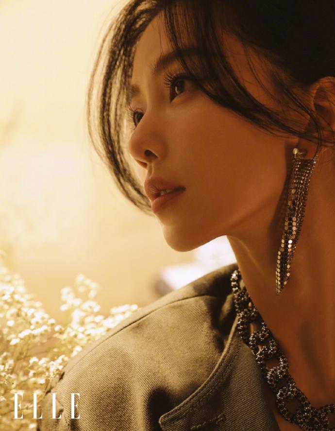 Lưu Thi Thi khoe nhan sắc rực rỡ trong bộ ảnh mới, nàng thơ là đây chứ đâu!-6