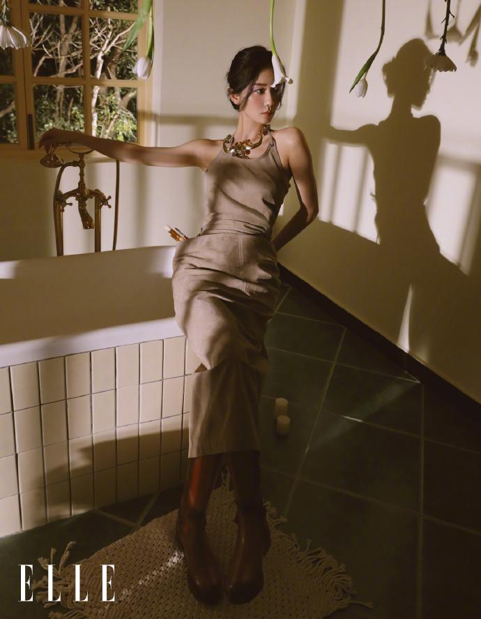 Lưu Thi Thi khoe nhan sắc rực rỡ trong bộ ảnh mới, nàng thơ là đây chứ đâu!-8