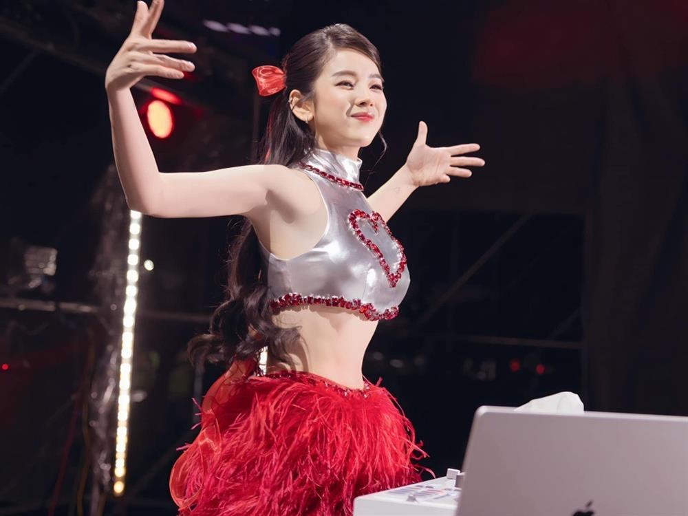 Búp bê DJ Mie: Sức khỏe không ổn, tôi phải dùng thuốc rất nhiều-4