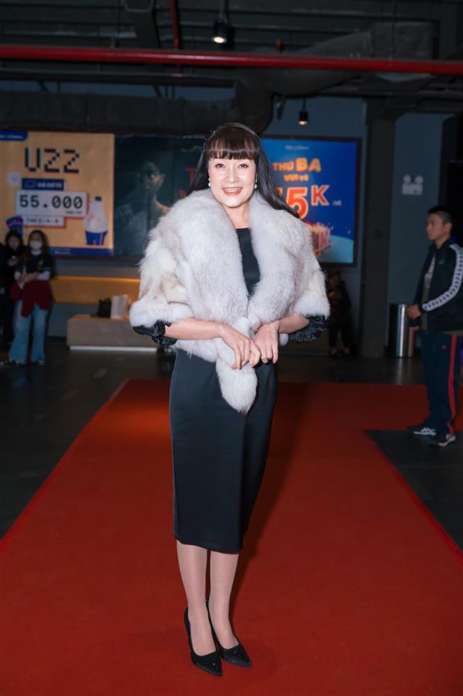 Vân Dung và con trai dự ra mắt phim điện ảnh đầu tay trong cái lạnh tê tái-1