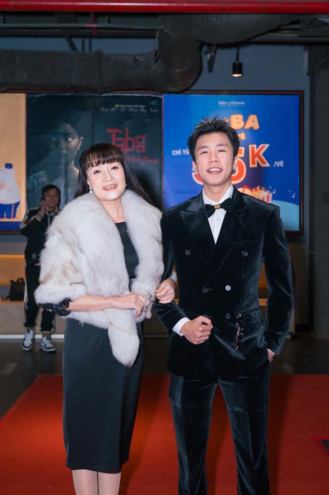 Vân Dung và con trai dự ra mắt phim điện ảnh đầu tay trong cái lạnh tê tái-2