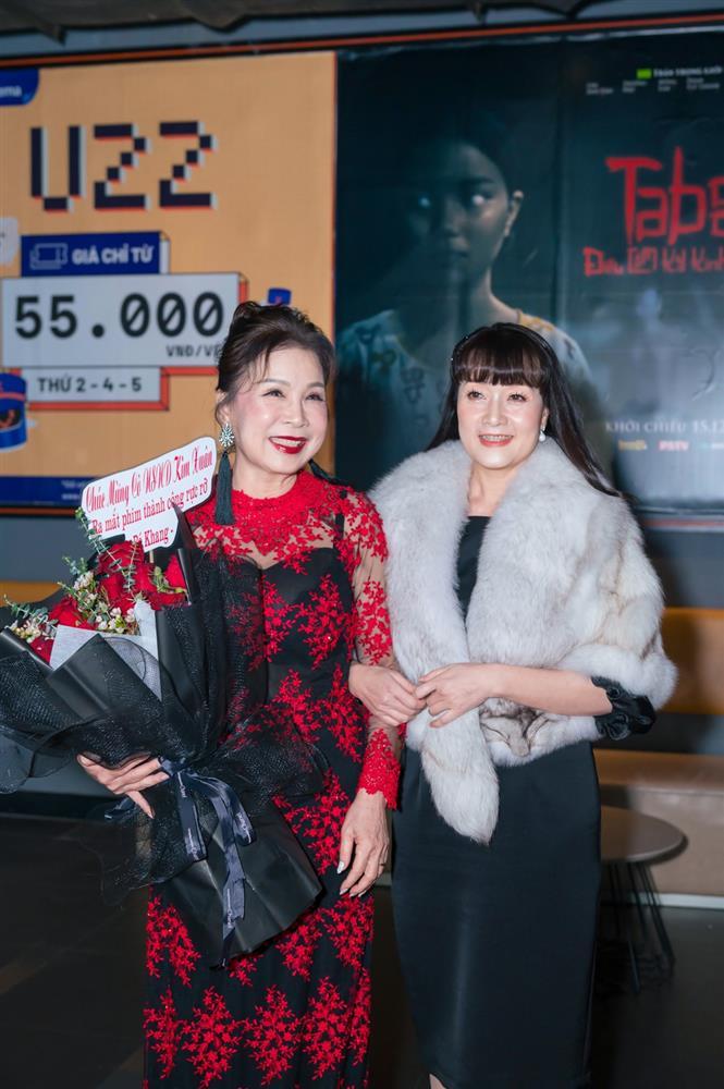 Vân Dung và con trai dự ra mắt phim điện ảnh đầu tay trong cái lạnh tê tái-6