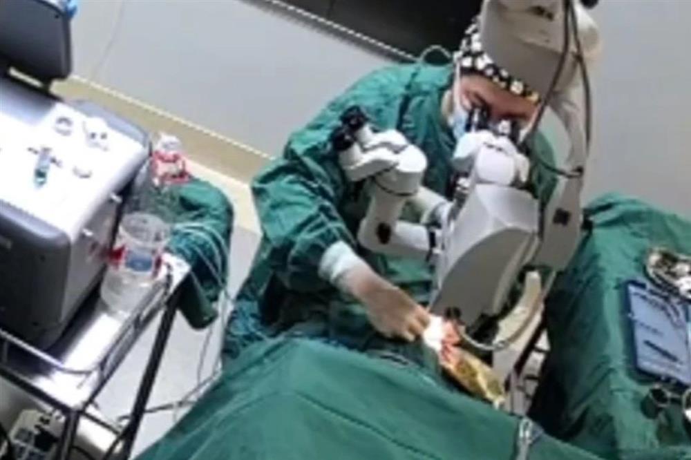 Trung Quốc: Bác sĩ gây phẫn nộ vì đấm bệnh nhân trong lúc phẫu thuật-1