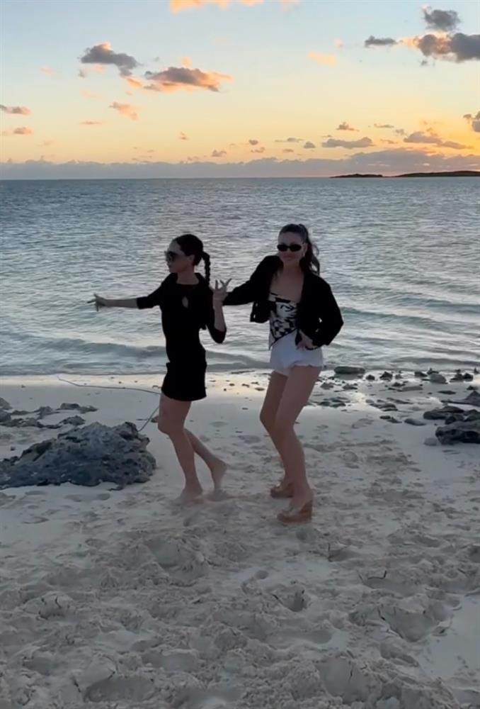 Mối quan hệ giữa Victoria Beckham và con dâu hiện tại-1