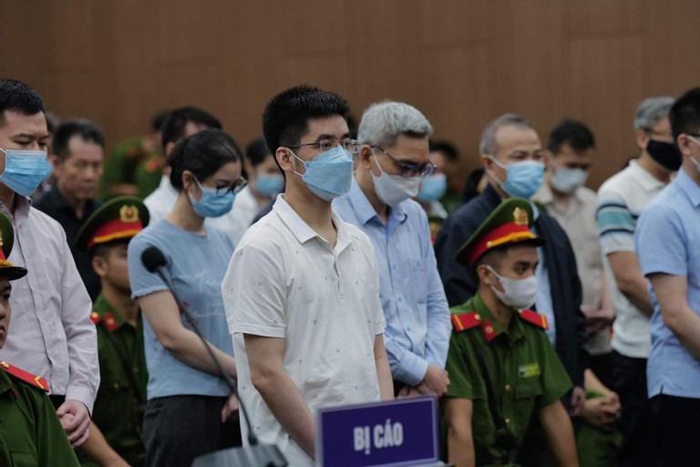 Diễn biến cựu điều tra viên Hoàng Văn Hưng bất ngờ nhận tội, nộp lại hơn 18 tỷ-1