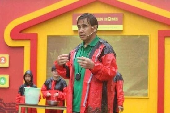 MC Quyền Linh phản ứng ‘gắt’ trước đề nghị dừng quay, lý do đưa ra khiến khán giả mến phục