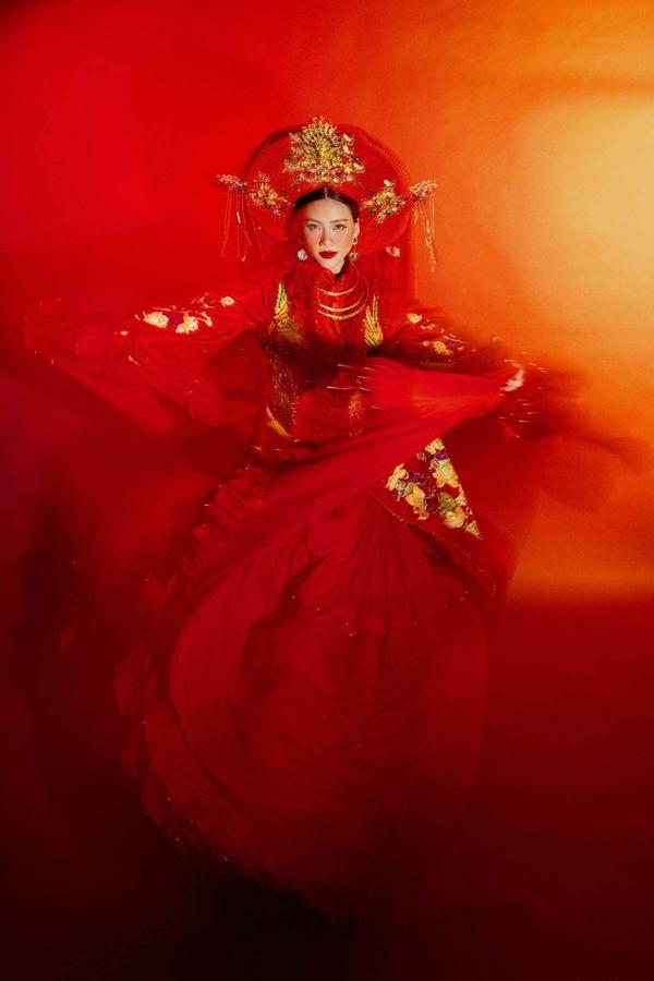 Top 4 trang phục gây tranh cãi nhất 2023 của người đẹp Việt, có bộ khán giả muốn phơi khô-12