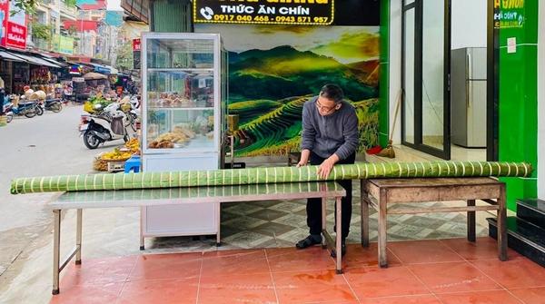 Xuất hiện cây giò xào dài 4m khiến nhiều người lầm tưởng là mẫu hàng trưng bày không bán-1