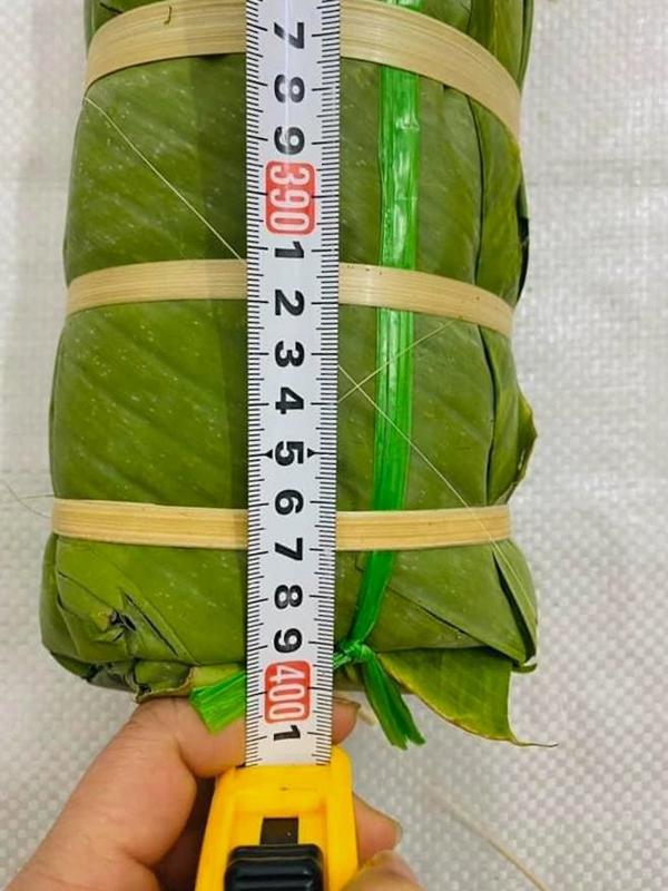 Xuất hiện cây giò xào dài 4m khiến nhiều người lầm tưởng là mẫu hàng trưng bày không bán-4