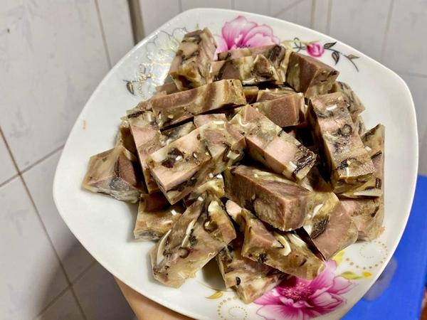 Xuất hiện cây giò xào dài 4m khiến nhiều người lầm tưởng là mẫu hàng trưng bày không bán-6