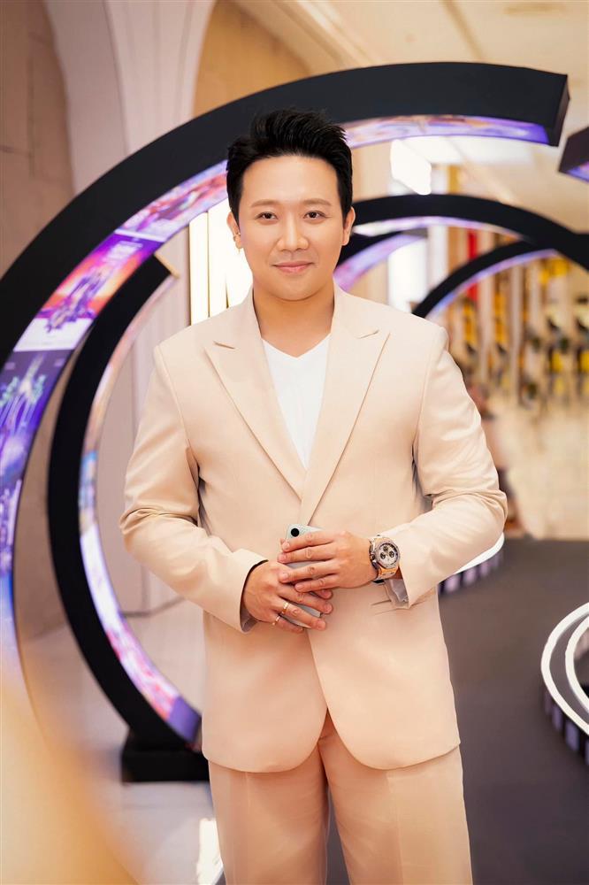 Thực hư chuyện Trấn Thành hất tay, chảnh chọe khi được khán giả xin chụp hình-4