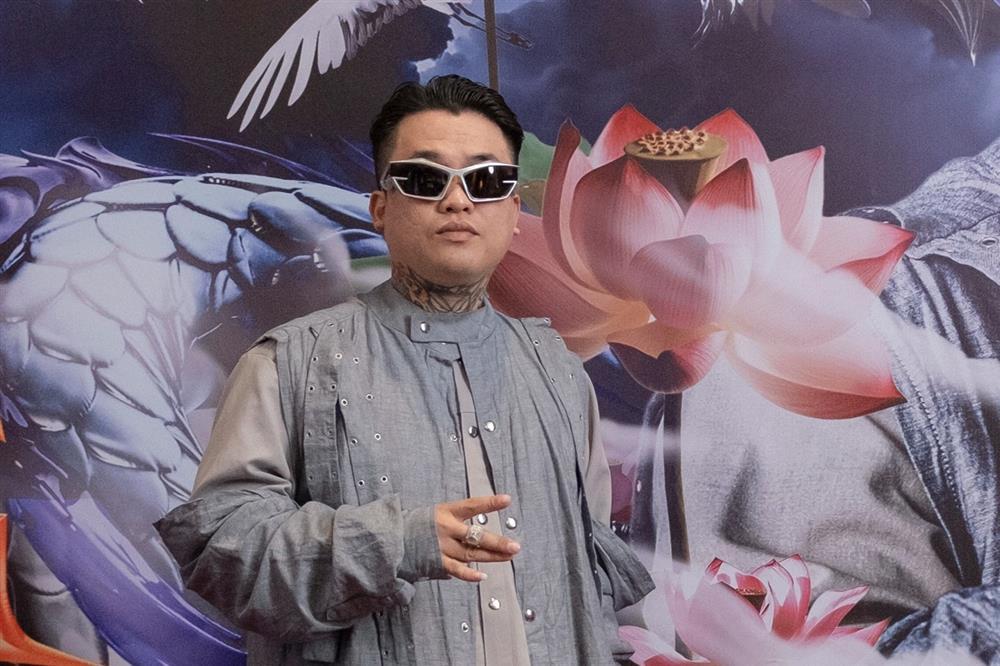 Rapper xăm kín người, hay rap về miền Tây là ai?-4