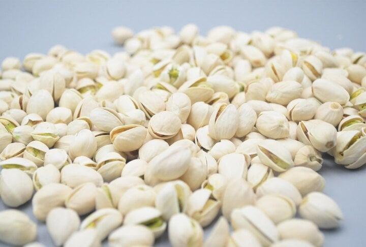 Mua hạt dẻ cười nên chọn loại vỏ vàng hay vỏ trắng?-2