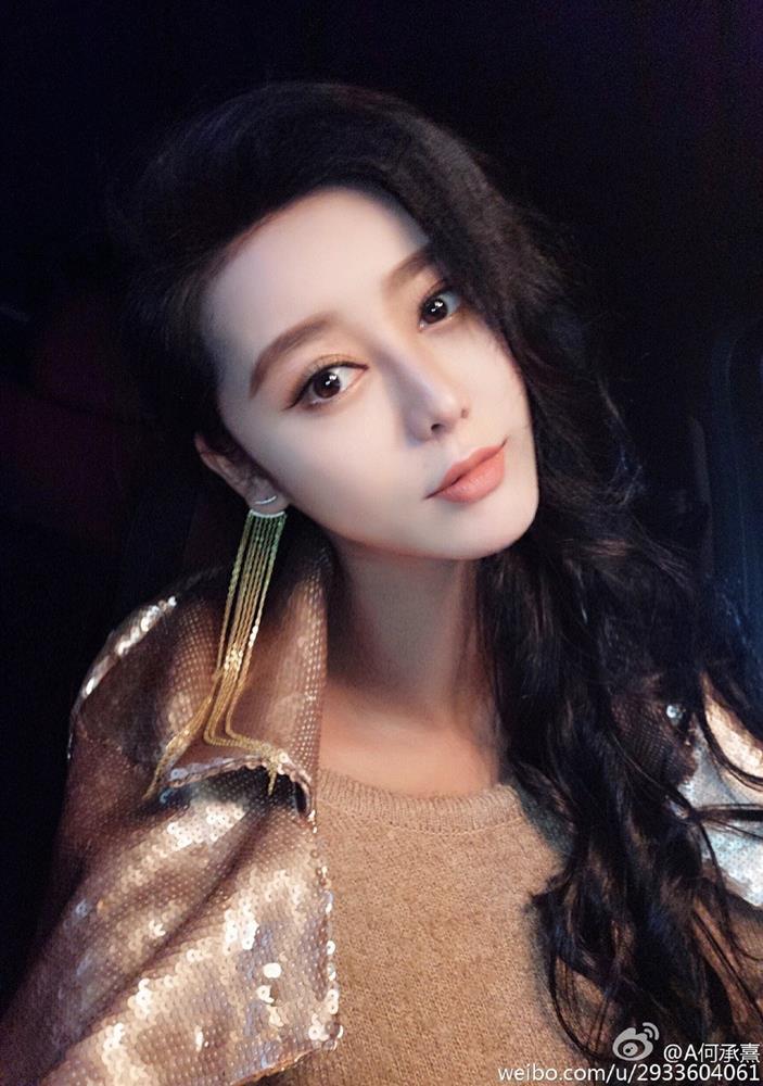 Cuộc đời cô gái bỏ hàng chục tỷ đồng để phẫu thuật giống Phạm Băng Băng-3