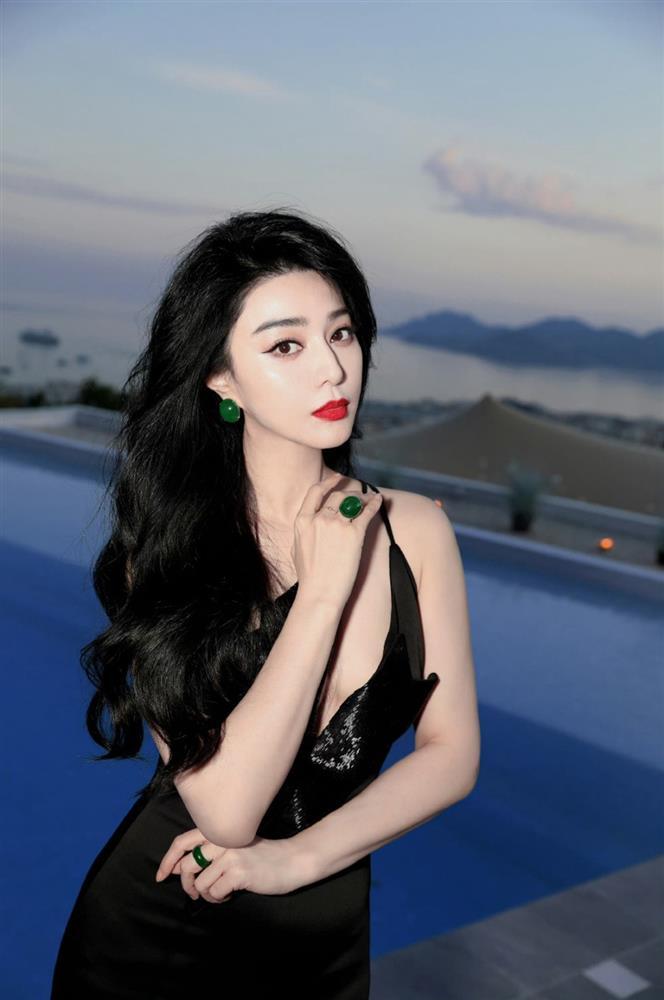 Cuộc đời cô gái bỏ hàng chục tỷ đồng để phẫu thuật giống Phạm Băng Băng-6