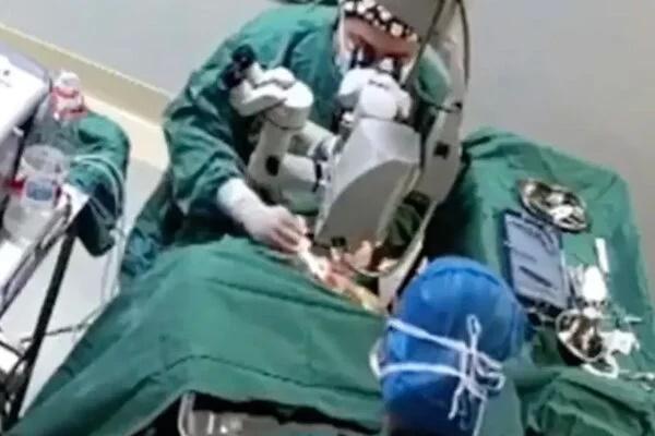 Bắt quả tang bác sĩ bệnh viện tâm thần nhận tiền của người bệnh-2