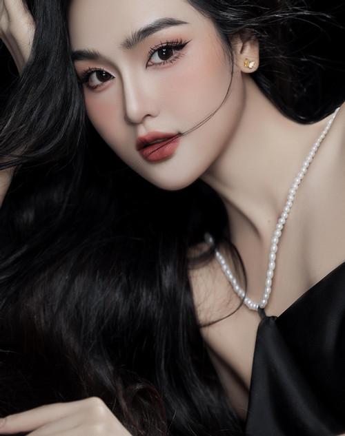 Diễn viên sinh năm 1999 sexy có cảnh nóng táo bạo ở Chúng Ta Của 8 Năm Sau-3