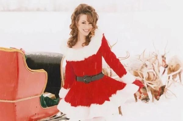 Sáng tác ca khúc Giáng sinh trong 15 phút, nữ ca sĩ thu về... 100 triệu USD-2