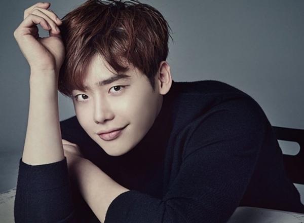 Lee Jong Suk - Chuyện bi hài thời làm nhân viên phục vụ trước khi nổi tiếng-2