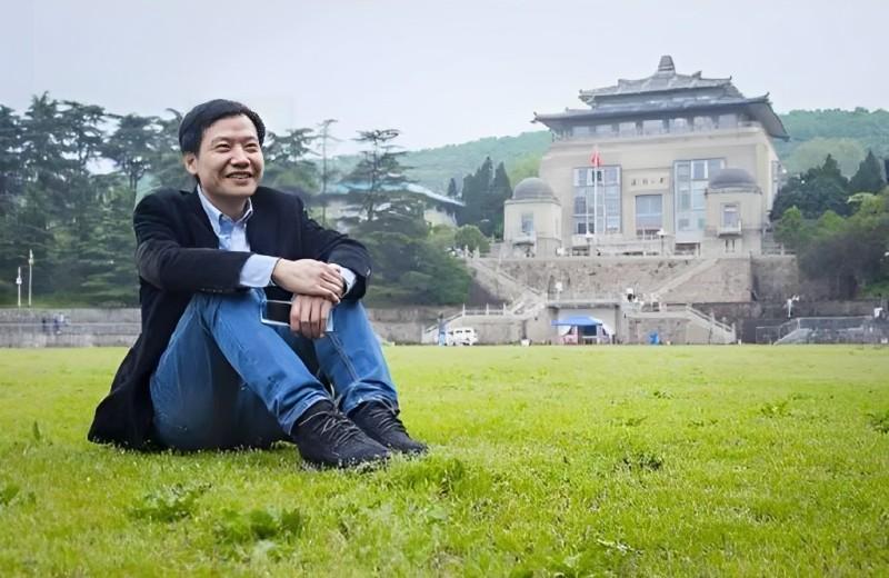 Từ cậu bé làng quê nghèo, đam mê điện tử đến tỷ phú công nghệ thế giới-1