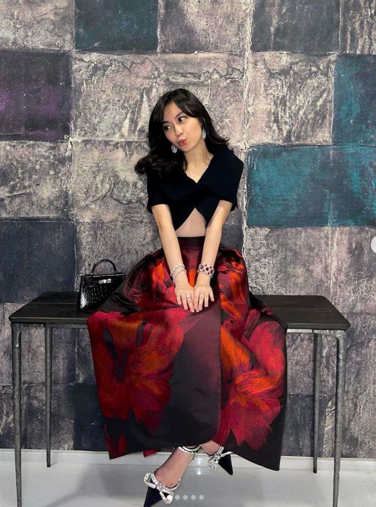 Gái xinh mặc đồ tập chụp ảnh cùng Chi Pu: Em gái đại thiếu gia, túi hiệu mua theo lố-9