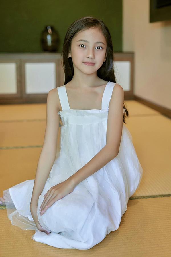 Con gái Hoa hậu Hà Kiều Anh xinh đẹp ra sao mà được gọi là mỹ nhân Vbiz tương lai?-4