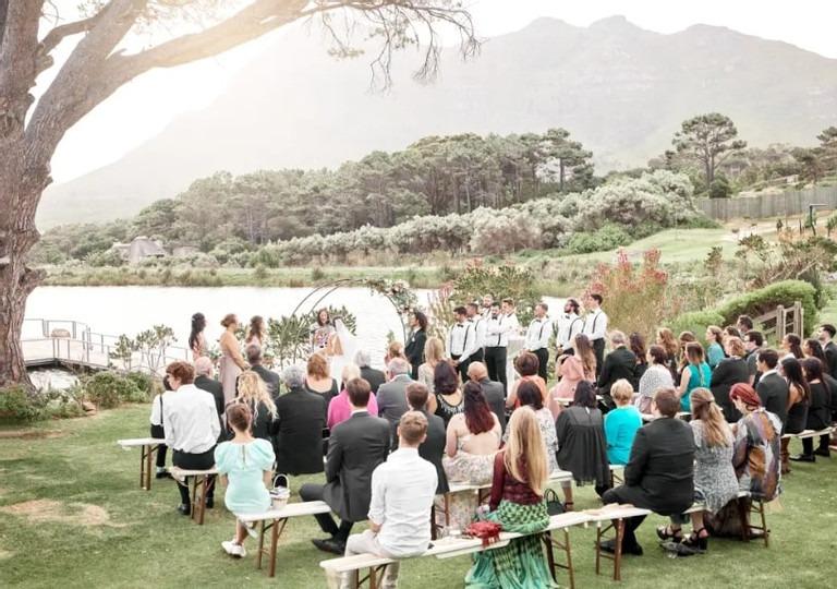 Hơn 10 khách mời không đến dự đám cưới, cô dâu có hành động gây tranh cãi-1