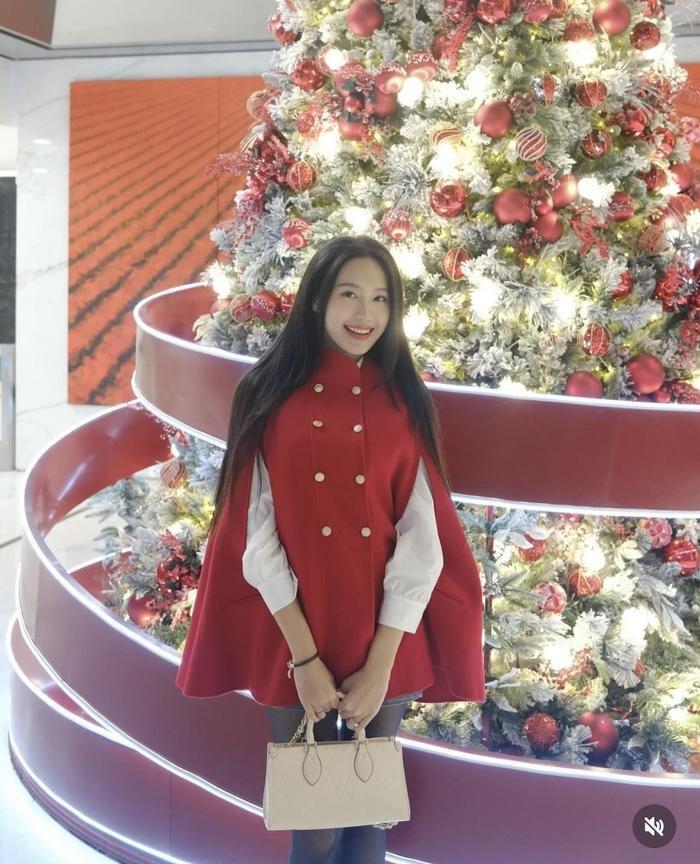 Doãn Hải My đăng ảnh mừng Giáng sinh, dân tình chỉ chú ý đến một điều đặc biệt-1
