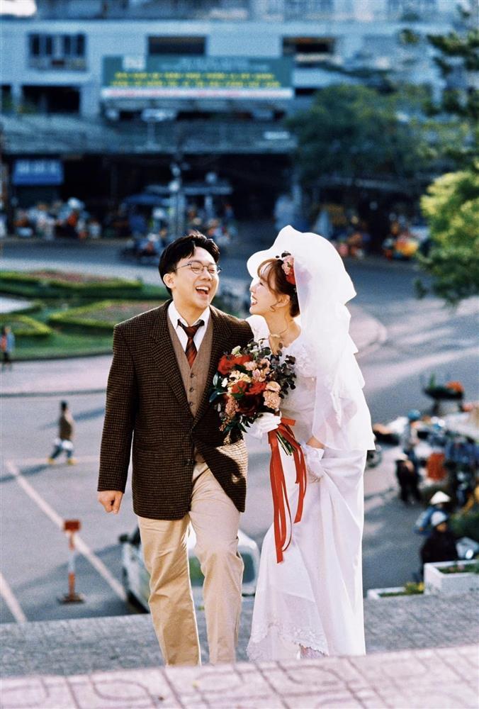 Hari Won - Trấn Thành tung bộ ảnh cưới thập niên 90 cực chất, nhắn nhủ ngọt ngào tới nửa kia-2
