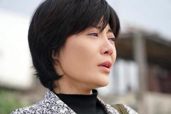 Thanh Hương xuất hiện khác lạ với kiểu tóc xoăn hippie sau khi trắng tay VTV Awards 2023-8