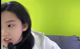 Hot girl livestream lộ mặt mộc, dân mạng nhìn xong không dám tin vào mắt mình-2