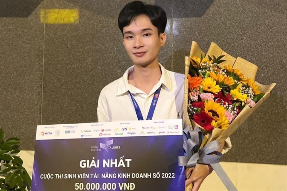 Thủ khoa ngành thương mại điện tử từng khóc như mưa vì chọn sai ngành-1