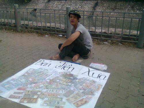 9X Thanh Hóa sở hữu kho tiền quý hiếm, đầu tư 18 chiếc tủ để bảo quản-3