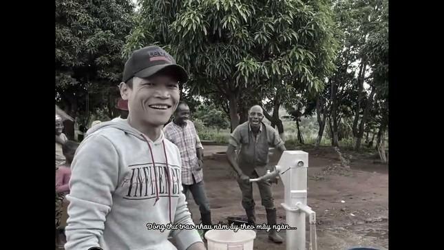 Quang Linh Vlogs chia sẻ tin buồn, nói về lý do không có video-2