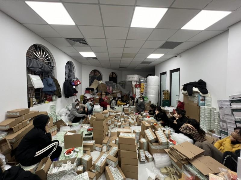 Động thái mới từ tài khoản hot girl Nguyễn Hoàng Mai Ly khi kho hàng liên quan bị đột kích-4