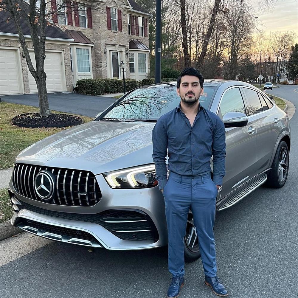 Từ chàng tài xế nghèo khó đến triệu phú USD, đi xe sang ở tuổi 29-2