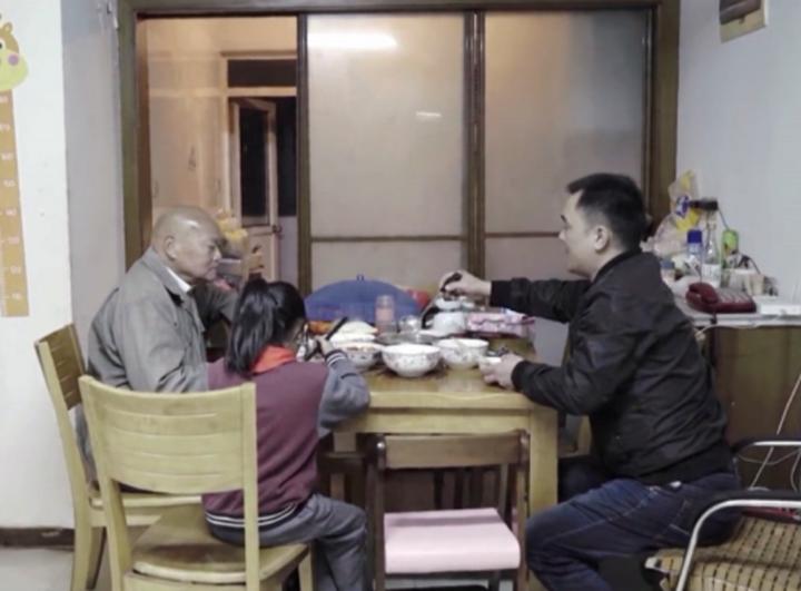 Anh bán trái cây được thừa kế tài sản 11 tỷ đồng từ người dưng-1