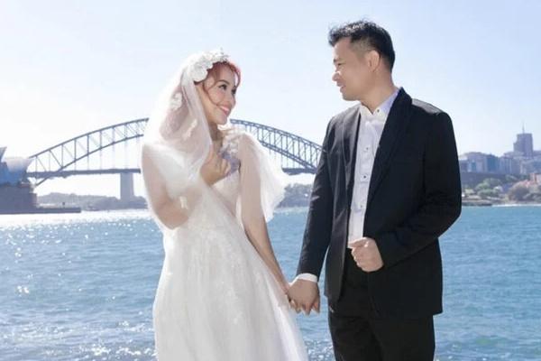 Trước thềm ngày cưới, thiệp mời ngập sắc xanh của Vân Hugo được hé lộ, cô dâu ra thêm quy định đặc biệt-7