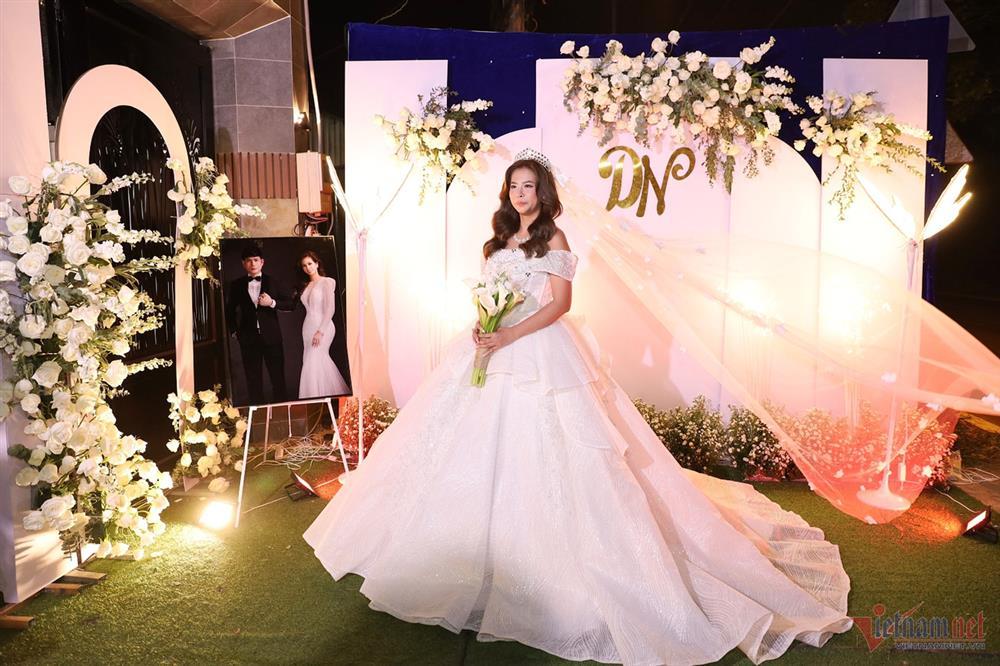 Quách Thành Danh hôn vợ kém 8 tuổi: Hôm nay, em là cô dâu đẹp nhất-5