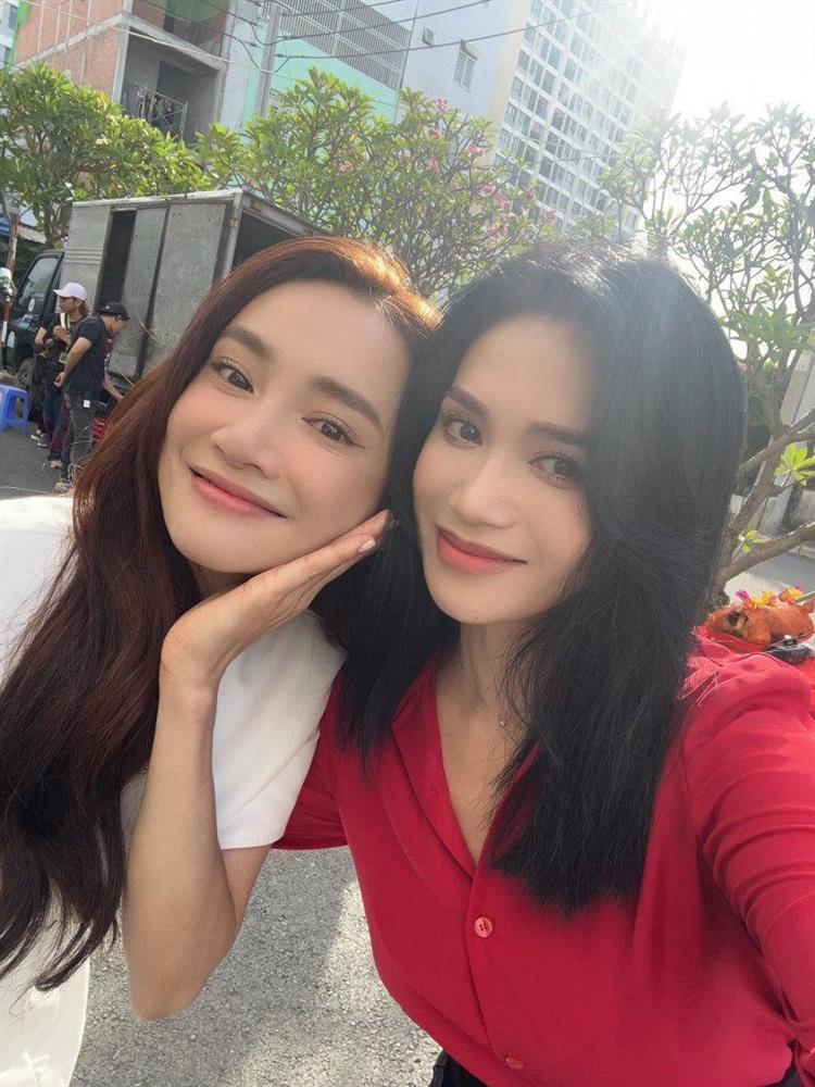 Cảnh đánh ghen của Sĩ Thanh và Nhã Phương hút 300 triệu lượt xem-2